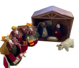 Felt Wool Nativity Creche Mary Joseph Baby Jesus 3 Wisemen Lamb Christmas - Picture 1 of 11