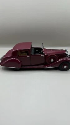 Danbury Mint 1938 Rolls-Royce Phantom III Sedanca De Ville 1:24 certificate - Image 1 of 4