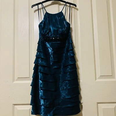 Vestido Mr K Esmeralda Brillante Volantes En Capas Cuentas Mujer Talla 8 Ropa de Noche Formal Foto 1 de 4