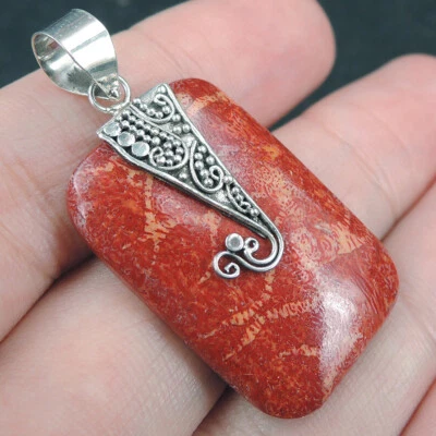 Gioielli con ciondolo in corallo rosso naturale a forma di rettangolo in arge... - Immagine 1 di 4