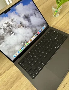 Ordinateur portable Apple MacBook Pro 14 pouces (512 Go SSD, M3 Pro, 18 Go) - Noir sidéral - Photo 1/4