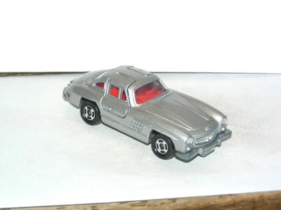 De colección Tomica TOMY Mercedes Benz 300SL **LUZ VERDE ESPECIAL** Foto 1 de 3