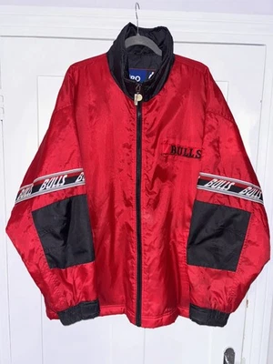 Vintage 90s Pro Player Chicago Bulls Red Black Puffer Jacket NBA Size L Jordan - Image 1 of 4