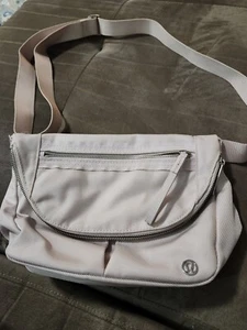 Lululemon Athletica Purse Bag All Night Festival Crossbody Pink - Picture 1 of 9