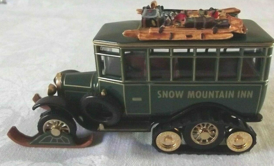 MATCHBOX YY35/SB-M 1923 Scania Vabis Bus Snow Mountain Inn - Image 1 of 1