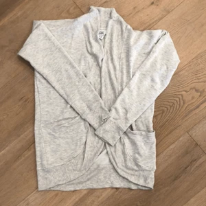 Athleta Girl Gray Cardigan with Pockets and thumb holes (XL/14) - Picture 1 of 3
