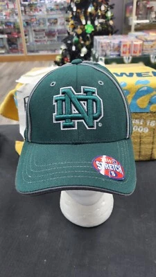 NWT NCAA NOTRE DAME FIGHTING ND LOGO GREEN FLEX FIT CAP HAT ZEPHYR SMALL M/L - Image 1 of 4