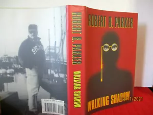 ROBERT B PARKER Walking Shadow SPENSER #21 HCDJ 1994 1st edition DETECTIVE - Picture 1 of 5