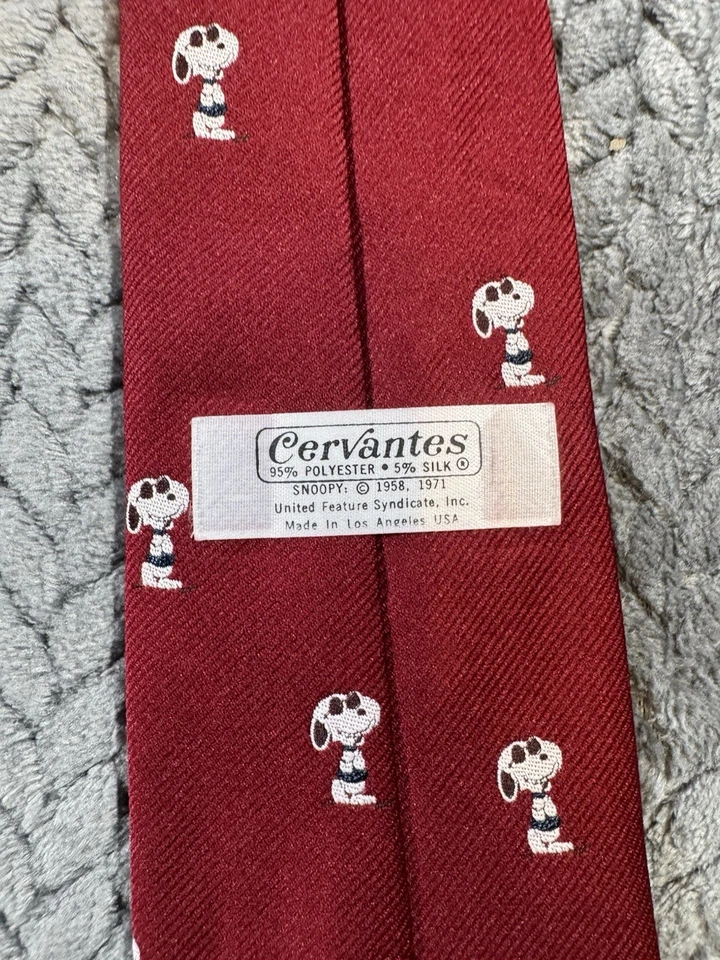 Gravata Cervantes Snoopy masculina vintage vermelha 1971 Los Angeles Ca EUA praia - Imagem 1 de 4
