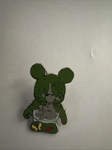 DISNEY Vinylmation Pin - PARK Series 3 ELEPHANT BATHING POOL Jungle Cruise 2009 - Picture 1 of 2