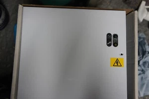 UNIDAD DE FUENTE DE ALIMENTACIÓN RETENEDOR DE LIBERACIÓN DE PUERTA ELMDENE PSU 24V DC 4A - Imagen 1 de 6