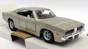Maisto 1/25 Scale Model Car 31256S - 1969 Dodge Charger R/T - Silver - Picture 1 of 4