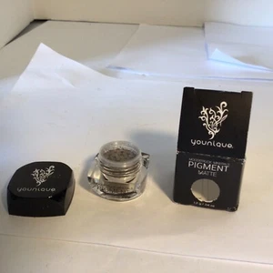 Younique Moodstruck Minerals Pigment Matte (ENAMORED)Color Eyeshadow .04oz - Picture 1 of 5