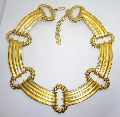 SAINT LAURENT (YSL) Collana YSL YVES SAINT LAURENT modernista collare a costine dichiarazione passerella