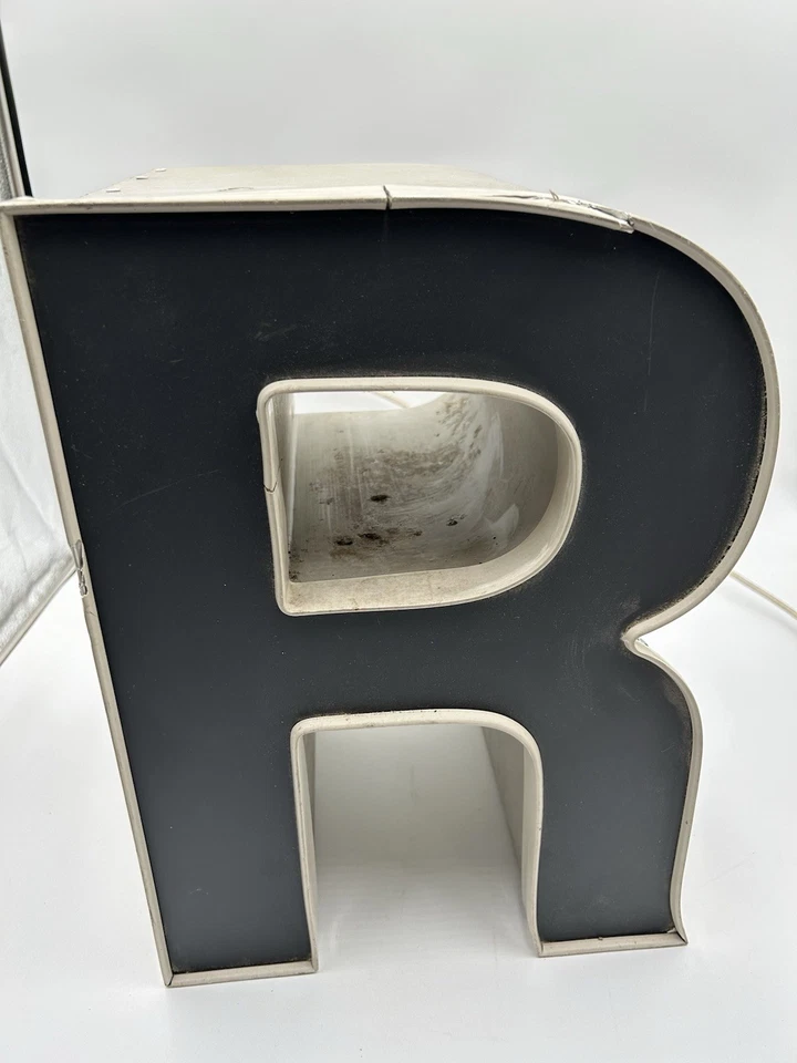 Vintage 16.5" Marquee Exterior Outside Lighted Sign, Letter R Store Sign Rustic - Image 1 of 4