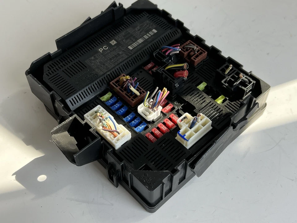 Nissan Titan 2017 motor caja de fusibles relé módulo de control IPDM 284B6EZ30A fabricante original Foto 1 de 4