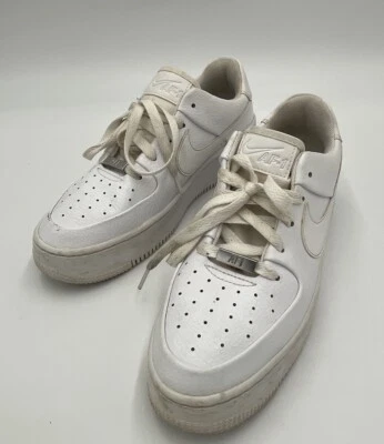 Talla 8 - Nike Air Force 1 Sage Low Triple Blanco W Foto 1 de 4