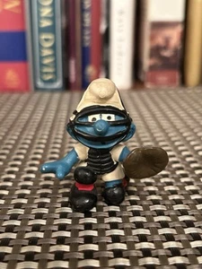 Vintage 1980’s Smurfs Toy Smurf Baseball Player Catcher Figure Schleich Peyo - Picture 1 of 3