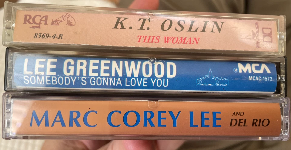 greatest hits and oldies music cassette collection CLASSIC COUNTRY - Image 1 of 1