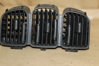 Оригинальная вентиляционная решетка для Dodge Caravan Town & Country 2001 2002 2003 2004 2005 2006 2007 годов выпуска - Изображение 1 из 4