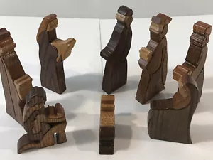 Set presepe in legno intagliato a mano - Foto 1 di 12