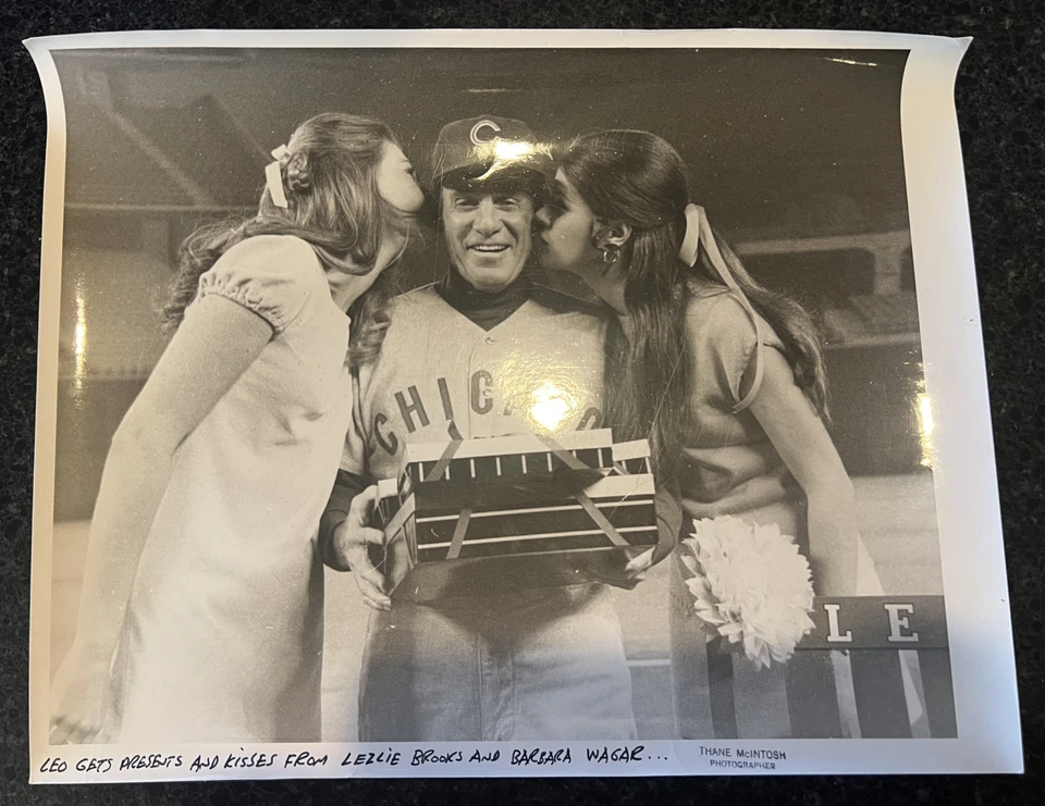 LEO GETS CHICAGO CUBS UPI BLK 7 WHT RARE PHOTO 13 3/4"  X 11" - Image 1 of 1