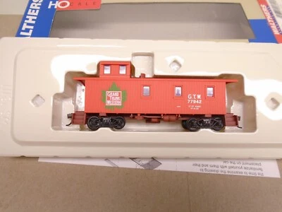Walthers Ho 932-7501, 30' Wood Caboose, GTW 77942 - Image 1 of 2