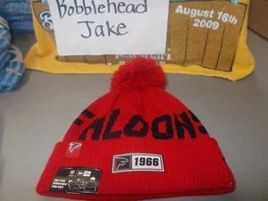 NWT 2019 ATLANTA FALCONS NEW ERA HAT KNIT POM CUFFED BEANIE ON FIELD 1966 - Picture 1 of 4