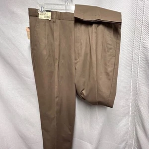 Pantalones de Vestir Roundtree & Yorke Marrón Tela Teflón Protección Calce Relajado 40 x 36 - Imagen 1 de 14
