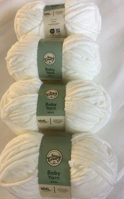 400g WHITE BABY YARN 4 x 100g Chunky Soft Chenille & HOODED BLANKET PATTERN New - Image 1 of 4