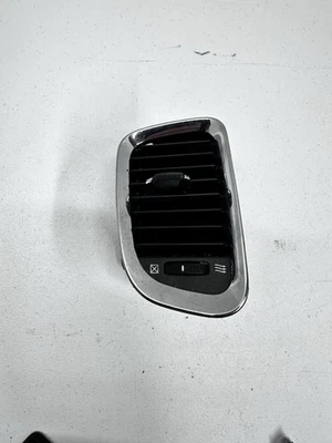 Dodge Durango 2011-2018 tablero de instrumentos lado izquierdo centro aire acondicionado rejilla de ventilación B20 Foto 1 de 4