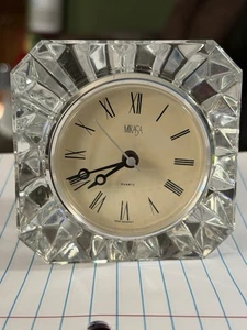 Orologio al quarzo con mensola in cristallo taglio diamante trasparente Mikasa W Germania 3,5 pollici ha bisogno di batt - Foto 1 di 5