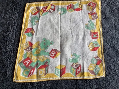 Pañuelo infantil vintage gris/blanco conejo con paraguas rojo borde de fuegos artificiales Foto 1 de 2