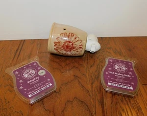 LOTE 3 Calentador de Cera Scentsy Pared Enchufable Prensa de Flores Luz Nocturna + Fresa Negra + RTRD - Imagen 1 de 10