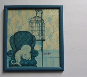 VINTAGE NEIMAN MARCUS GERAHMTER KUNSTDRUCK BILD BLAU KATZE VOGELKÄFIG SCHLAFEN - Bild 1 von 14