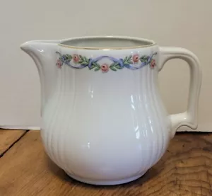 Vintage HALL' s USA Wildfire Water Milk Pitcher Roses Ribbon 2 Qt 6 1/2" - Picture 1 of 6