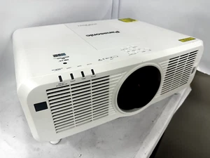 Panasonic PT-MZ670 Proiettore Laser - Autonomia 5348H - Foto 1 di 5