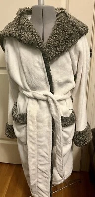 NWOT!  POTTERY BARN Women's  FAUX FUR BATHROBE Hood White Cream Small Soft Plush - Image 1 of 4