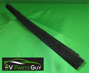 Tesla Model S 2012-2021 FRONT DOOR INNER BELT SEAL- LEFT, DRIVERS - 1038405-00-A - Picture 1 of 3