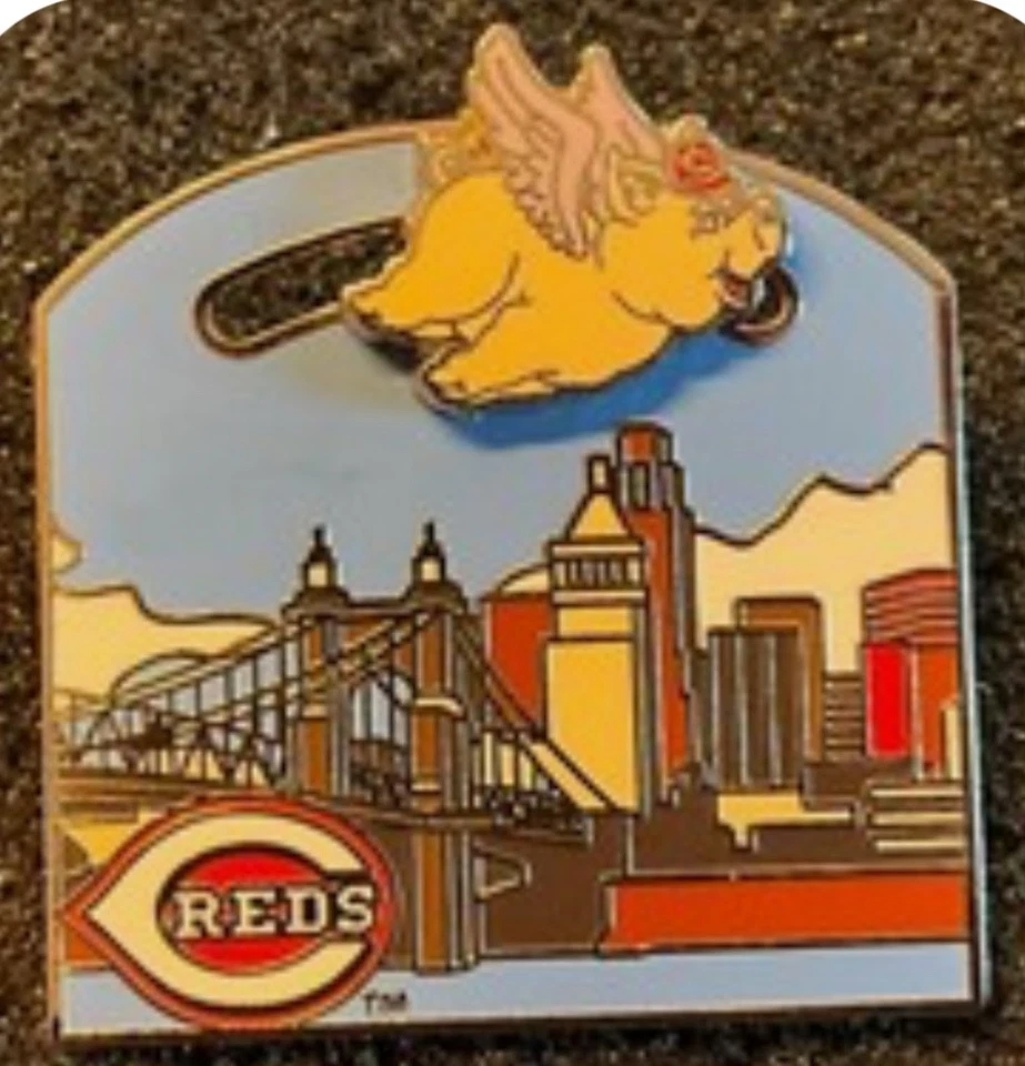 CINCINNATI REDS LOGO FLYING PIG COLLECTOR PIN - Image 1 of 1