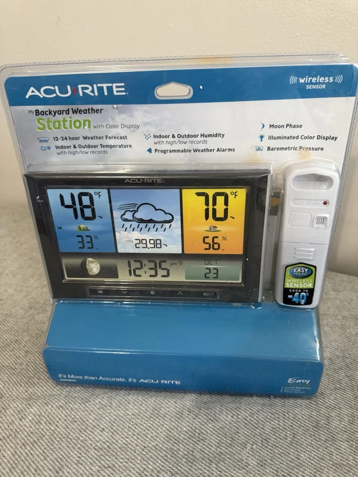 Reloj despertador con sensor inalámbrico Previsor meteorológico de patio trasero Carga USB Acurite Foto 1 de 3