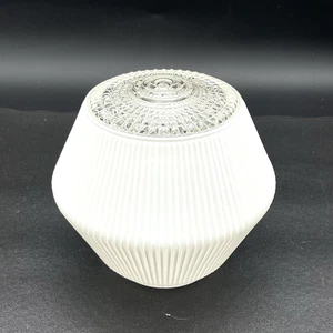 Lámpara de techo escalonada de vidrio acanalado blanco y transparente de colección pantalla globo 3 3/8" montador - Imagen 1 de 13