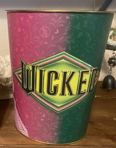 AMC Wicked For Good exklusive Popcorndose perfektes Weihnachtsgeschenk toller Film - Bild 1 von 3