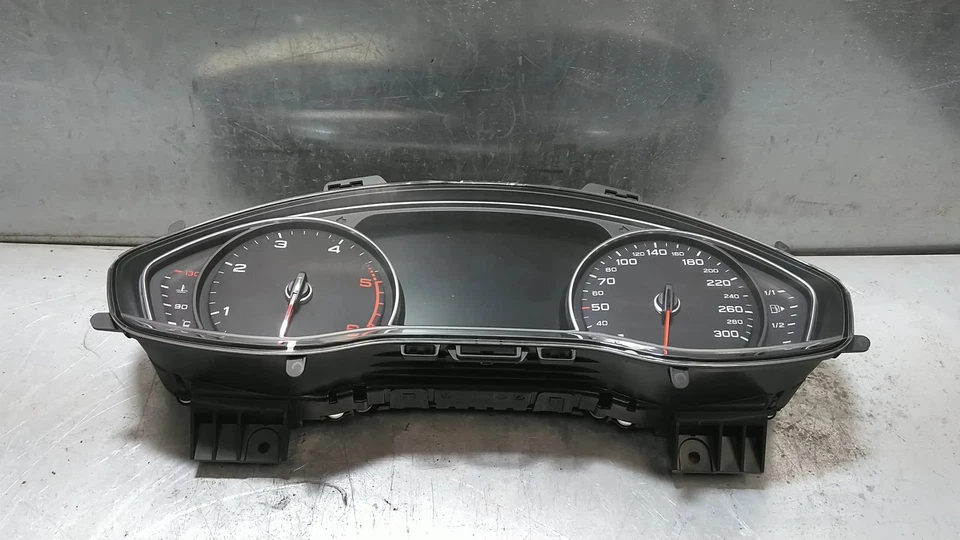 INSTRUMENT PANEL Audi A4 Avant (B9) 2017 8W5920771B - Image 1 of 1