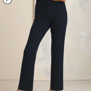 Neu mit Etikett Travelers Classic schwarze Hose ohne Bauch. Größe: 3R - Bild 1 von 2