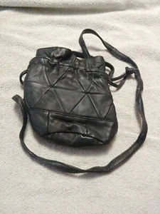 Minnetonka Purse Genuine Leather Round Bag black tote pouch very nice - Picture 1 of 7