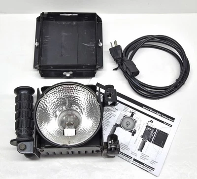 Lowel Omni-Light Focusing Floodlight 500W Adjustable Spot to Flood - Image 1 of 4