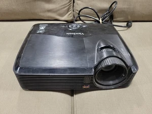 ViewSonic PJD5233 DLP-Projektor 2700 ANSI Lumen HDMI 1080p HD 120 Hz 3D-Ready - Bild 1 von 10