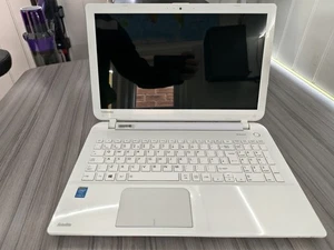 TOSHIBA L50-B-1N8 LAPTOP, I3 8GB RAM - 15.6" - NO HARD DRIVE - SPARES OR REPAIRS - Picture 1 of 11