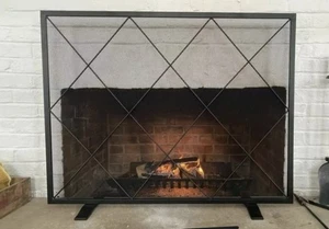 Flacher Kaminschutz Funkenschutz Stahl 39" Stilauswahl schwarz 1-fach flach - Bild 1 von 4